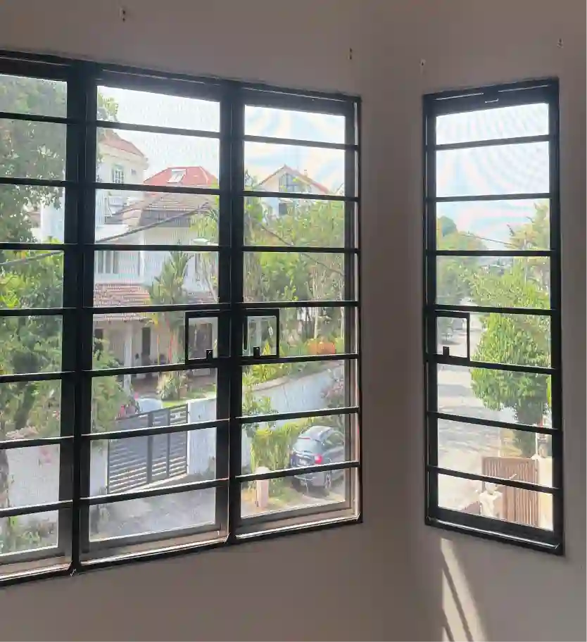 Ckool installer fitting window film on site